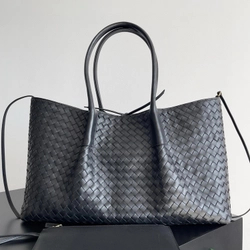 보테가 베네타  피나코테카 43